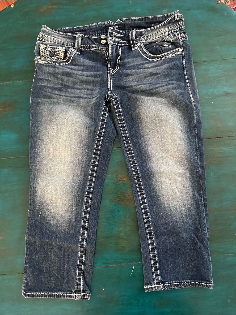 Vigoss Blue Denim Capri Jeans with Embroidered Back Pocket - Picture 2 of 3